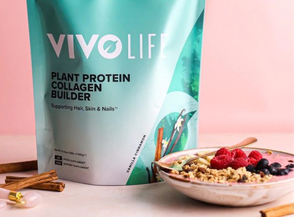Afbeelding Vivo Life Vegan Collagen Builder shake in de yoghurt als ontbijt